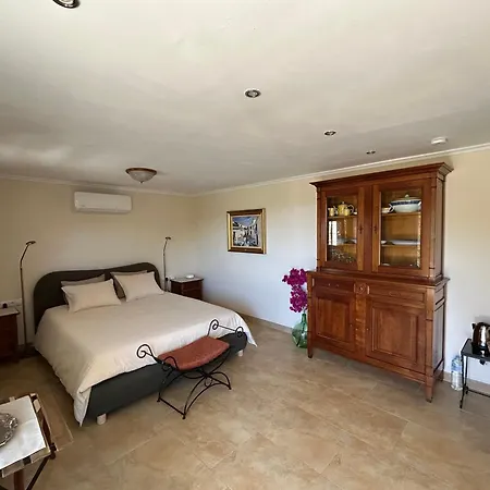 Rustiq Apartament